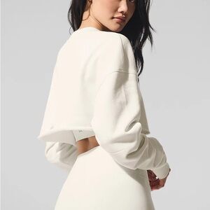 ALO Yoga Extreme Cropped White Pullover Top size Small